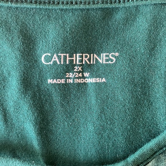 GREEN- NWT Catherines 3/4 Sleeve Top w/ Velvet Flower Overlay •Green Color Only• - Picture 5 of 7